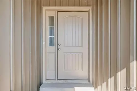 Entry Way - 1011 Samwise St, Wright City, MO 63390 photo 2 of 9