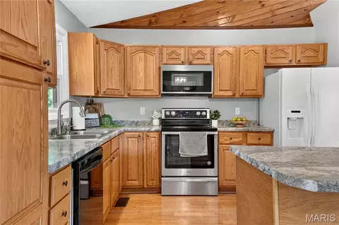Kitchen - 519 Grandview Rd, Saint Clair, MO 63077 photo 1 of 6
