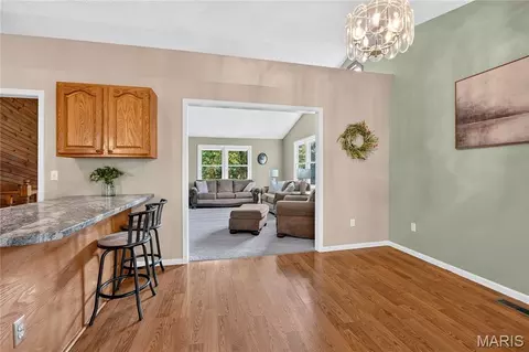 Dining - 519 Grandview Rd, Saint Clair, MO 63077 photo 2 of 2