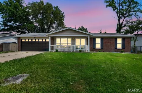 1072 King Carey Dr, Saint Louis, MO 63146