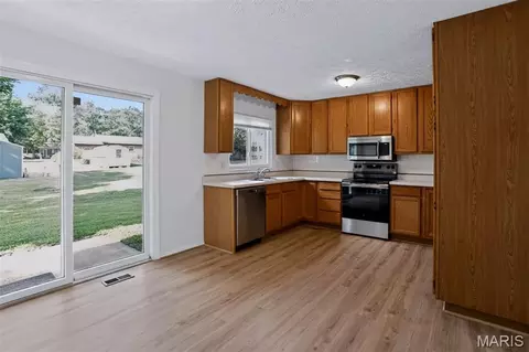 Kitchen - 203 Meadow Dr, Troy, IL 62294 photo 1 of 4
