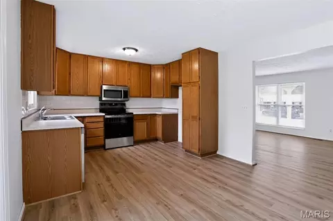 Kitchen - 203 Meadow Dr, Troy, IL 62294 photo 2 of 4