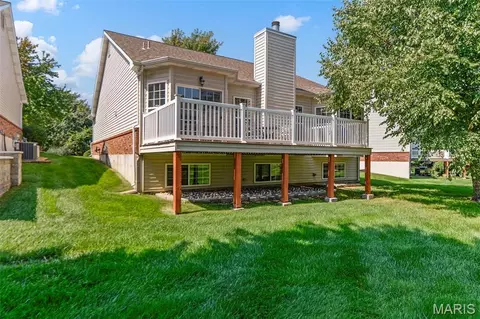Exterior - 18 Eagle Bluff Ln, Saint Charles, MO 63303 photo 6 of 8