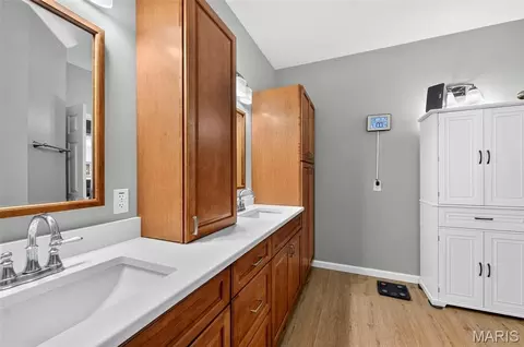 Bath - 18 Eagle Bluff Ln, Saint Charles, MO 63303 photo 2 of 4