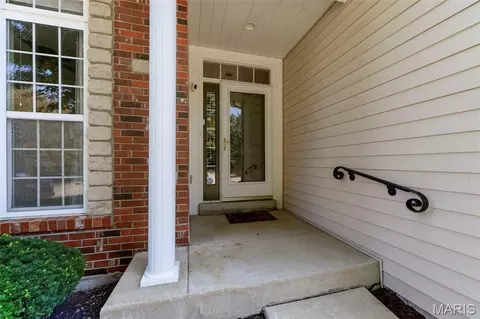 Exterior - 18 Eagle Bluff Ln, Saint Charles, MO 63303 photo 3 of 8