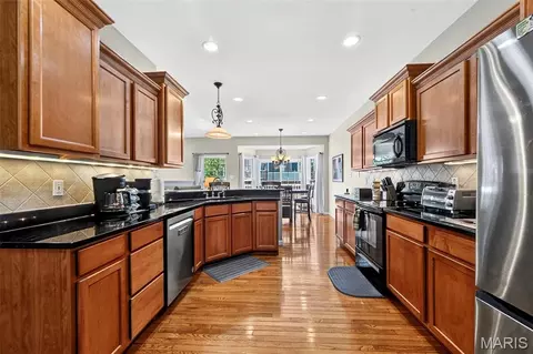 Kitchen - 18 Eagle Bluff Ln, Saint Charles, MO 63303 photo 1 of 4