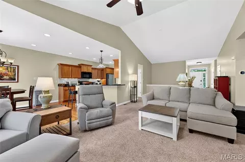 Living - 18 Eagle Bluff Ln, Saint Charles, MO 63303 photo 1 of 2