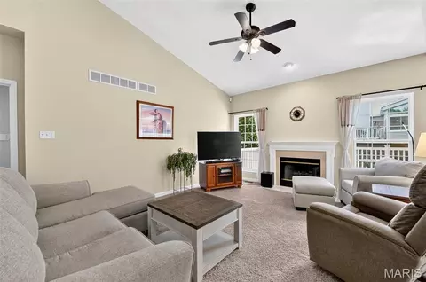 Living - 18 Eagle Bluff Ln, Saint Charles, MO 63303 photo 2 of 2