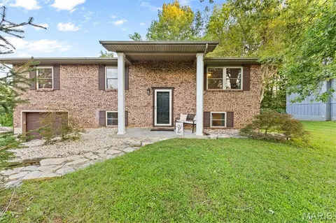 24 Mileva Ct, Farmington, MO 63640