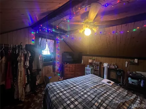 Bedroom - 414 E Wilson Ave, Gillespie, IL 62033 photo 1 of 5