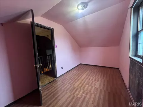 Bedroom - 414 E Wilson Ave, Gillespie, IL 62033 photo 5 of 7