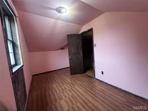 Bedroom - 414 E Wilson Ave, Gillespie, IL 62033 photo 4 of 7
