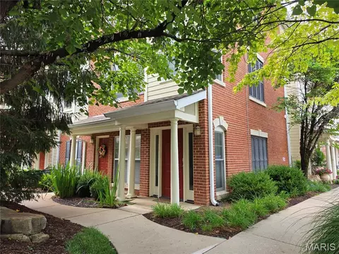 2662 Mcknight Crossing Ct, Saint Louis, MO 63124