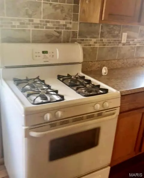 Kitchen - 508 S Bradley St, Palmyra, MO 63461 photo 1 of 2
