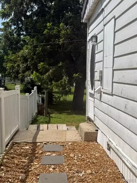 Exterior - 508 S Bradley St, Palmyra, MO 63461 photo 3 of 4