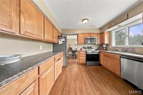 Kitchen - 11466 Cedar Grove Ln, Rolla, MO 65401 photo 2 of 2