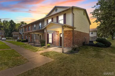 39 Park Charles Blvd S #D, Saint Peters, MO 63376