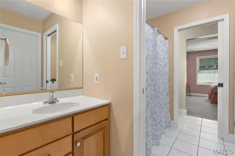 Bath - 1690 Hackberry Dr, Union, MO 63084 photo 5 of 8