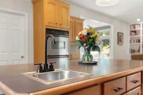 Kitchen - 1690 Hackberry Dr, Union, MO 63084 photo 4 of 6