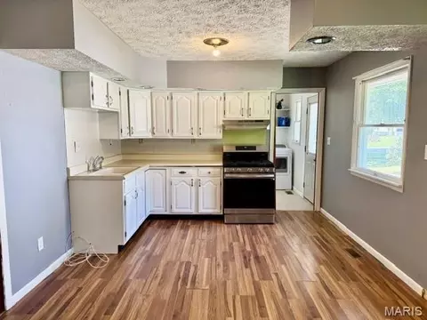 Kitchen - 207 Pine St, Greenfield, IL 62044 photo 2 of 2