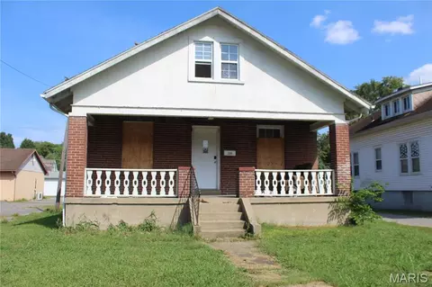 208 N West End Blvd, Cape Girardeau, MO 63701
