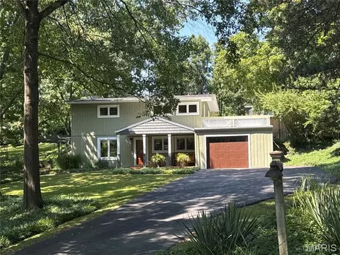 1511 Lark Ave, Saint Louis, MO 63122