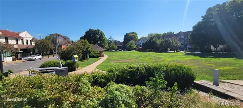 7383 Hazel Ave, Maplewood, MO 63143 photo 3