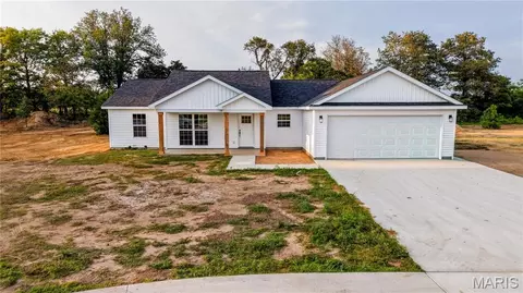 10 Perry Dr, Benton, MO 63736