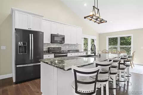 Kitchen - 121 Cherry Hills Ct, Washington, MO 63090 photo 2 of 3