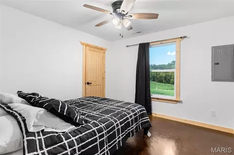 Bedroom - 26301 Maple Dr, Bucklin, MO 64631 photo 4 of 6