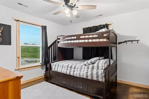 Bedroom - 26301 Maple Dr, Bucklin, MO 64631 photo 5 of 6