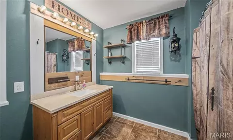 Bath - 4411 Rock Rd, Bourbon, MO 65441 photo 6 of 6