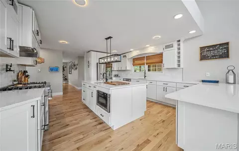 Kitchen - 4411 Rock Rd, Bourbon, MO 65441 photo 3 of 5