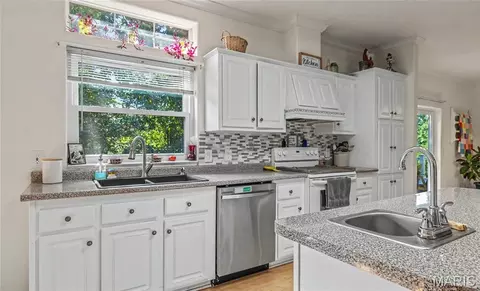 Kitchen - 394 Sunset Echo Rd, Union, MO 63084 photo 3 of 4
