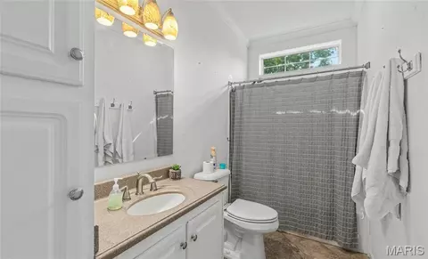 Bath - 394 Sunset Echo Rd, Union, MO 63084 photo 1 of 3