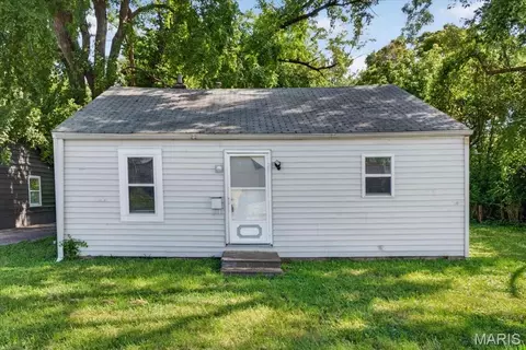 817 Sparks Ave, Cahokia, IL 62206