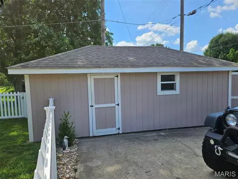 Exterior - 907 N Sparta St, Steeleville, IL 62288 photo 7 of 8