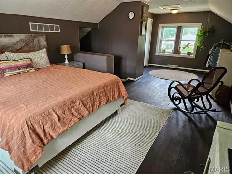 Bedroom - 907 N Sparta St, Steeleville, IL 62288 photo 2 of 2