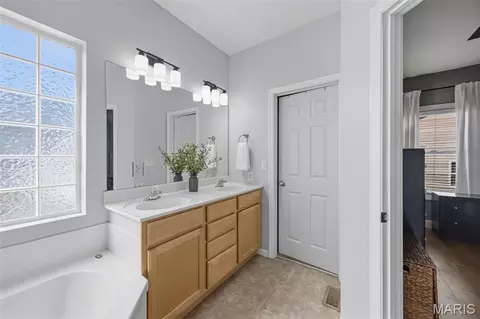 Bath - 348 Fallon Pkwy, O'fallon, MO 63376 photo 4 of 6