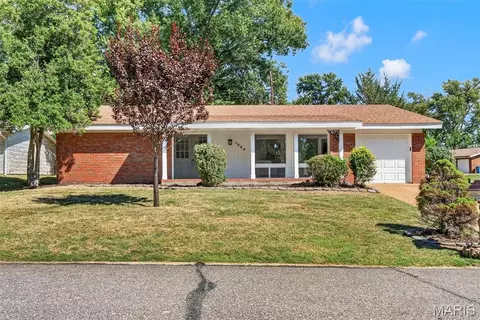 1524 Tryon Dr, Saint Louis, MO 63146