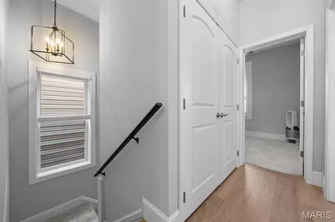 Entry Way - 2810 Saint Vincent Ave, Saint Louis, MO 63104 photo 7 of 8