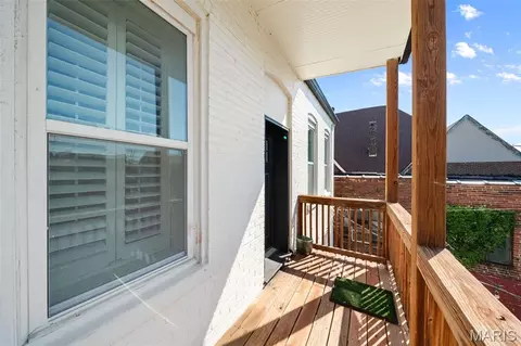 Exterior - 2810 Saint Vincent Ave, Saint Louis, MO 63104 photo 5 of 9