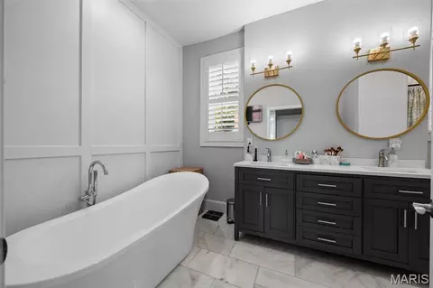 Bath - 2810 Saint Vincent Ave, Saint Louis, MO 63104 photo 5 of 5