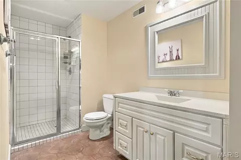 Bath - 1 Wedgewood Dr, Union, MO 63084 photo 5 of 5