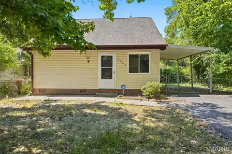 2745 Grants Pkwy, Florissant, MO 63031