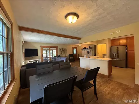 Dining - 806 Charles Ct, Steeleville, IL 62288 photo 1 of 1