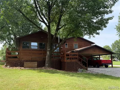 Exterior - 806 Charles Ct, Steeleville, IL 62288 photo 1 of 7