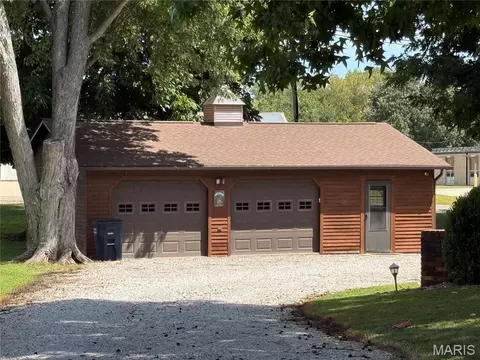 Exterior - 806 Charles Ct, Steeleville, IL 62288 photo 7 of 7