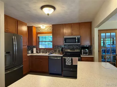 Kitchen - 806 Charles Ct, Steeleville, IL 62288 photo 1 of 2