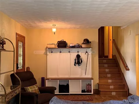 Entry Way - 806 Charles Ct, Steeleville, IL 62288 photo 1 of 2